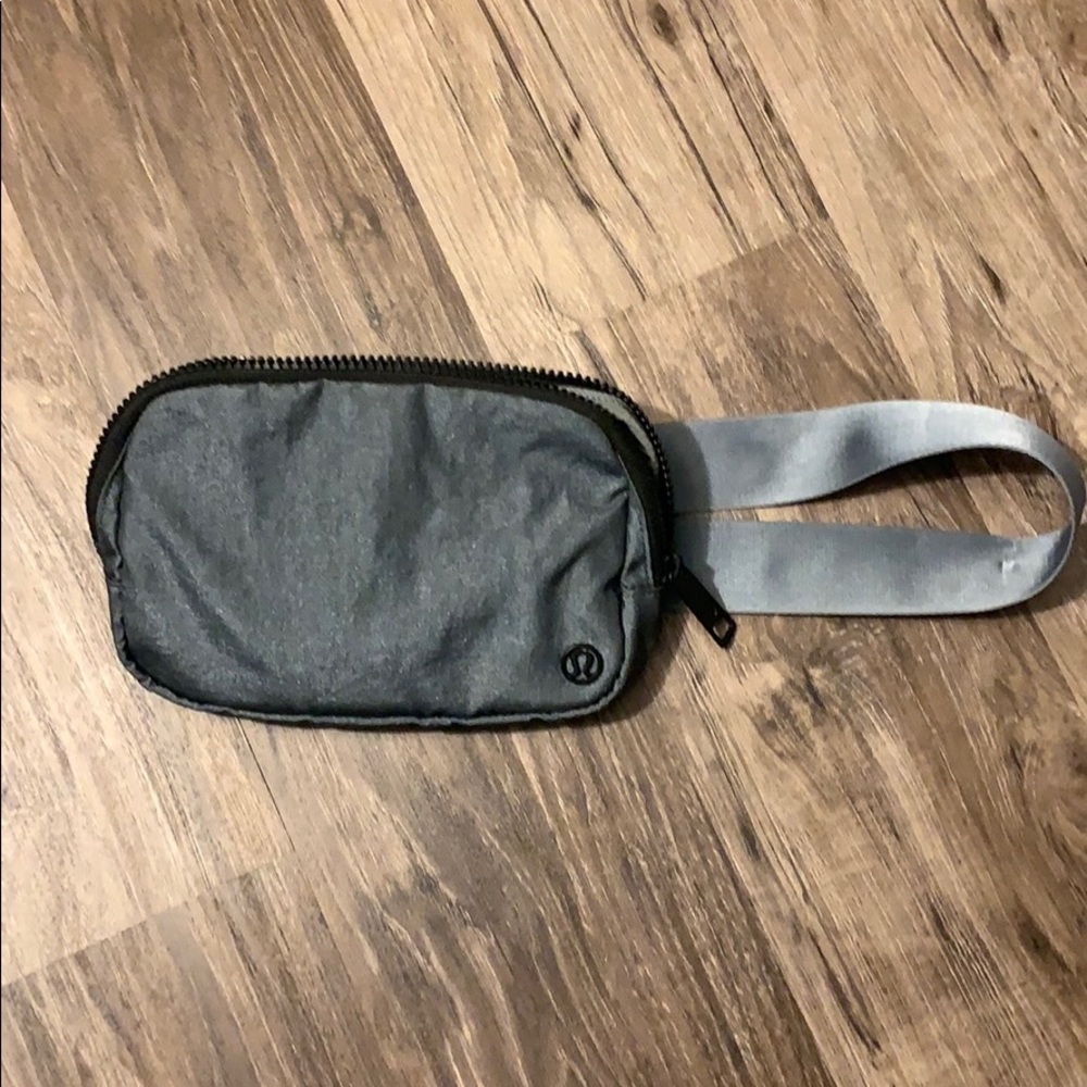 Lululemon Everywhere Belt Bag